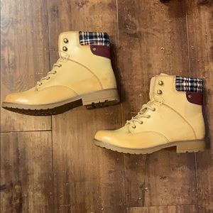 Rampage Vicari Boots Size 9